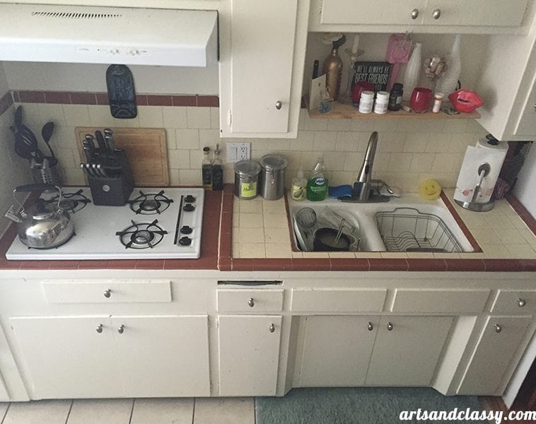 https://www.artsandclassy.com/wp-content/uploads/2015/04/Hot-to-Decorate-My-Rental-Kitchen.jpg