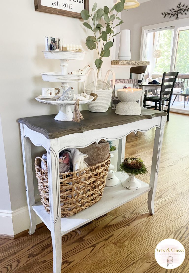 Have you ever found an ugly table with hidden potential? I did on a shopping excursion. I converted this sofa table into a farmhouse beauty.