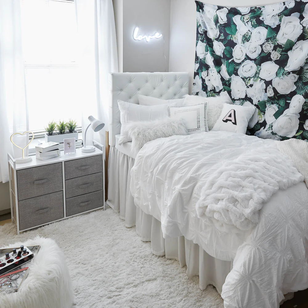 Bold & Beautiful: Making a Statement with Color in Your Dorm Room Aesthetic  – Arts and Classy