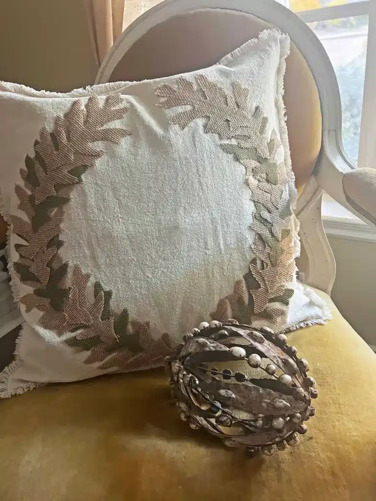 No Sew Laurel Wreath Pillow DIY