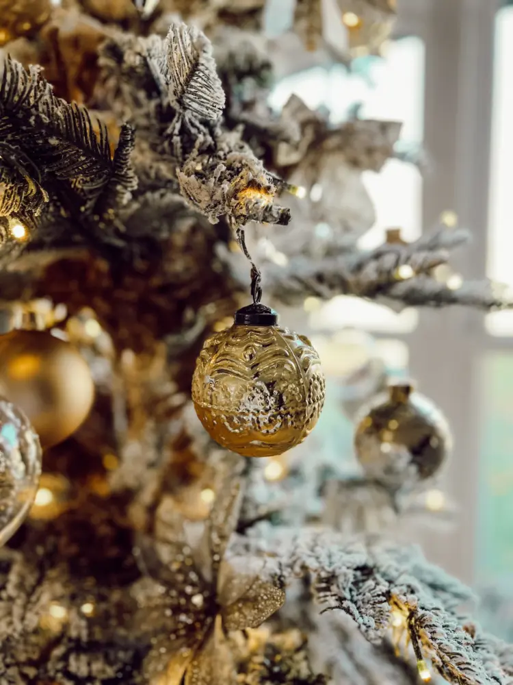 Gold Christmas Tree Ideas