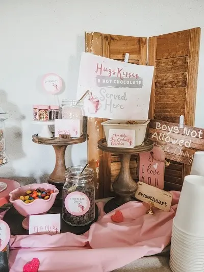 The Best Hot Chocolate Bar With Printables